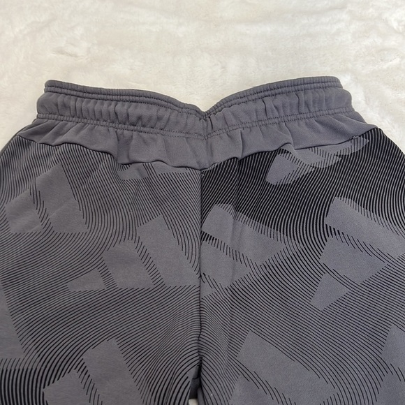 Adidas sportswear French terry cloth shirt size L graphic print black and gray - Picture 4 of 12